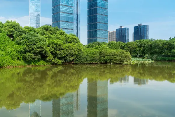 Çin 'deki Lakeside modern ofis binası