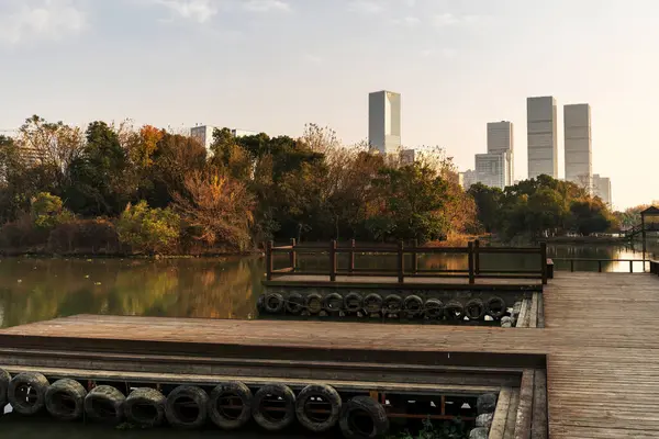 Çin 'deki Lakeside modern ofis binası