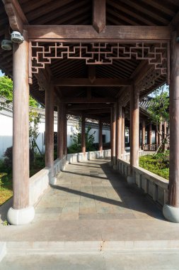 Çin 'deki klasik mimari koridoru.