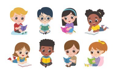 Çocuk Eğitimi seti. Tatlı erkek ve kız rahatlıyor ve yerde kitap okumaktan zevk alıyorlar..