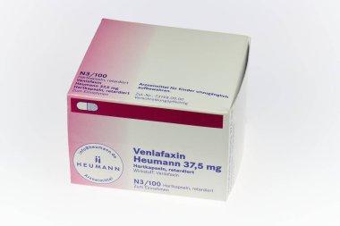 Almanya Heumann şirketinden Venlafaxin ilaç paketi. Depresyona karşı antidepresan, melankoli ve diğer psikolojik hastalık faktörleri. Sadece ek kullanım.