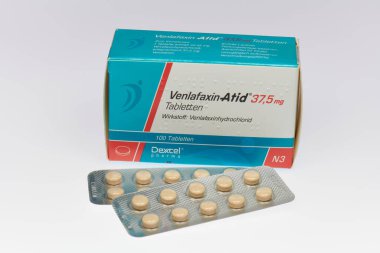 Almanya, Dexcel şirketinden Venlafaxin ilacı paketi. Depresyona karşı antidepresan, melankoli ve diğer psikolojik hastalık faktörleri. Sadece ek kullanım.