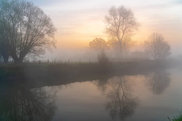 Früh Morgens Auf Dem Fluss Dender Einem Nebligen Aber Sonnigen — Stockfoto