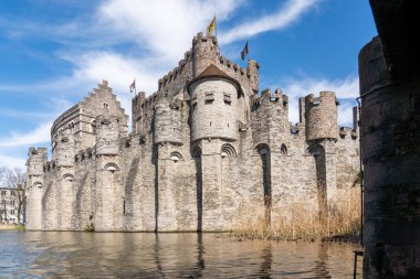 Gent, Orta Çağ'dan bir gavensteen yoktur.