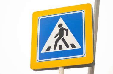 Yolda yaya geçidi tabelası