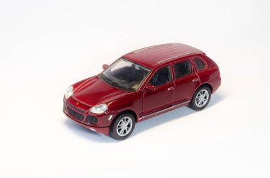 Model SUV kırmızı ölçekli