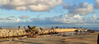 Deniz manzarası ve iskele.