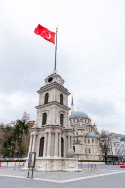 İstanbul 'daki Tophane-i Amire Sanjak Kulesi ve Nusretiye Camii