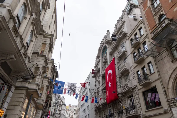 Улица Истикляль Буси Стамбуле Заполнена Людьми — стоковое фото