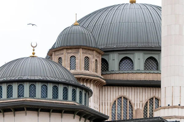 Κοντινό Πλάνο Taksim Τζαμί Θέα Στην Κωνσταντινούπολη Τουρκία — Φωτογραφία Αρχείου