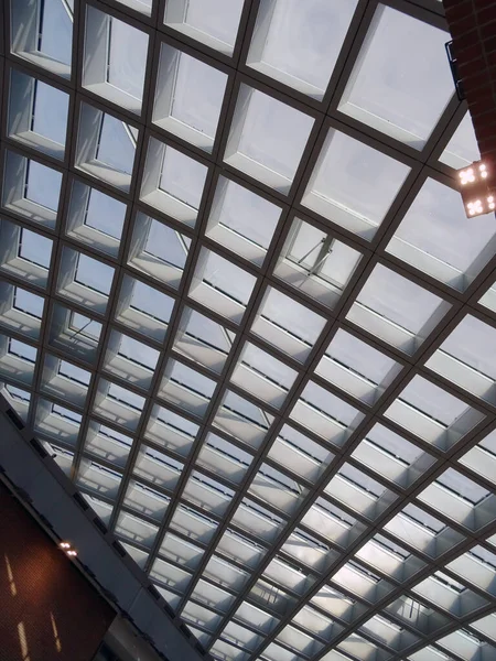 Σύγχρονη Φουτουριστική Γυάλινη Οροφή Του Αεροδρομίου Της Βενετίας — Φωτογραφία Αρχείου