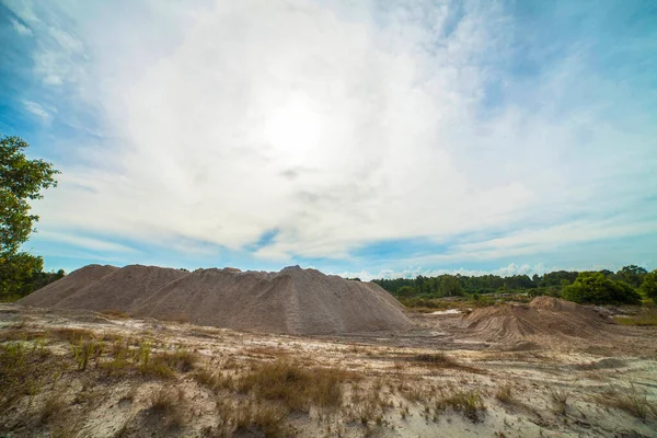 Belitung Endonezya 'da kum madenciliği