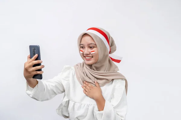 Boldog Tudatos Hálás Ázsiai Nők Muszlim Ünneplik Indonéz Függetlenségi Nap — Stock Fotó