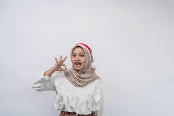 Neşeli Tatlı Asyalı Müslüman Kadınlar Endonezya Nın Bağımsızlık Gününü Beyaz — Stok fotoğraf