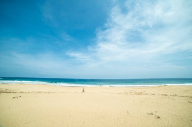 Ailesiyle ya da kız arkadaşlarıyla tatillere uygun güzel manzaralı bir sahil. ujung genteng, sukabumi jawa barat, Endonezya