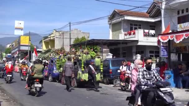 Ciwidey Bandung Indonesia August 2023 Lively Parade Indonesian Independence Day — Stock Video