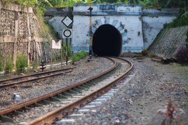 Eski Tünel Demiryolu, Lampegan, Cianjur, Batı Java, Endonezya