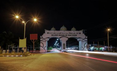 Giriş kapısı, Tanah Grogot, Doğu Kalimantan, Endonezya