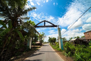 Lombok, Endonezya 'da açık gökyüzünde düz yol