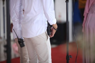 Bazı erkekler becerikli konuşmalar kullanır.