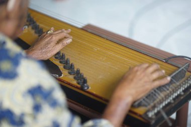 Kecapi. Geleneksel Endonezya müzik enstrümanları