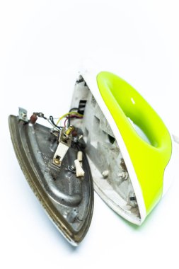 Kırık demir. Elektrikli ev tamiri kavramı.