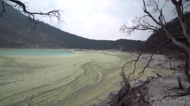 印度尼西亚万隆Ciwidey West Java的Kawah Putih Crater湖 — 图库视频影像