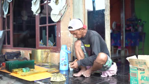 Cianjur Indonésie Února 2024 Řemeslníci Tradičních Muslimských Luceren Cianjur Nazývají — Stock video