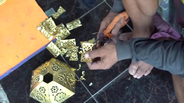Rzemieślnicy Tradycyjnych Lampek Muzułmańskich Cianjur Nazywani Lampu Gentur Lampu Gentur — Wideo stockowe
