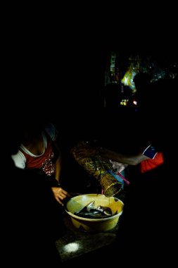 JAWA Barat, İNDONEZYA. 20 Ekim 2019 - Endonezya 'nın Java denizinde balıkçı avı