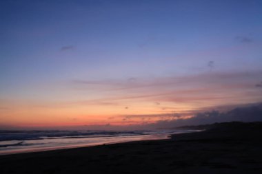 Sahildeki soyut alacakaranlık atmosferi