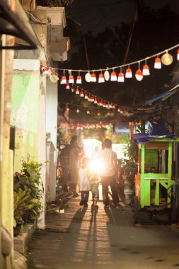 JAKARTA, İNDONEZYA - 7 Ağustos 2016 İnsanlar Endonezya 'nın bağımsızlık gününü karşılamaya hazırlanıyor