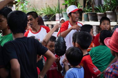 JAKARTA, Indonezya - 17 Ağustos 2016. Lomba 17 Agustusan veya Endonezya Bağımsızlık Günü. Vatandaşlar çeşitli yarışmalarla kutladılar