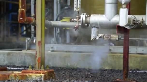 Dampf Und Wasser Aus Rohren Verursachen Korrosion Wärmekraftwerken — Stockvideo