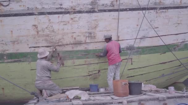 Sunda Kelapa Jakarta Indonesia January 2017 Activities Two Mechanics Repairing — Stock Video