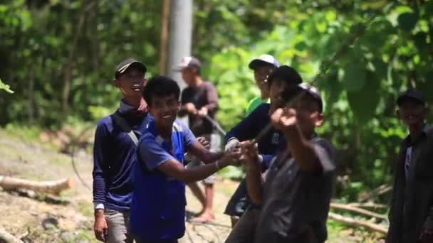 Cianjur Indonesia Ottobre 2015 Costruzione Pali Cavi Elettrici Aree Remote — Video Stock