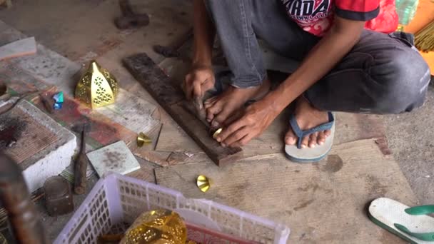Cianjur Indonésia Fevereiro 2024 Artesãos Lâmpadas Tradicionais Lanterna Muçulmana Cianjur — Vídeo de Stock
