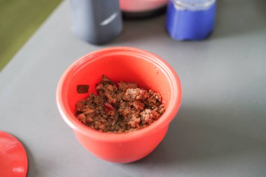 Sambal ya da Sambel Oncom, Batı Java 'dan bir acı sos.