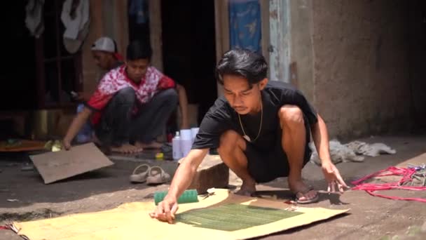 Cianjur Indonesia 2024年2月12日 关于尔传统的穆斯林灯笼的工匠被称为 蓝布人 — 图库视频影像