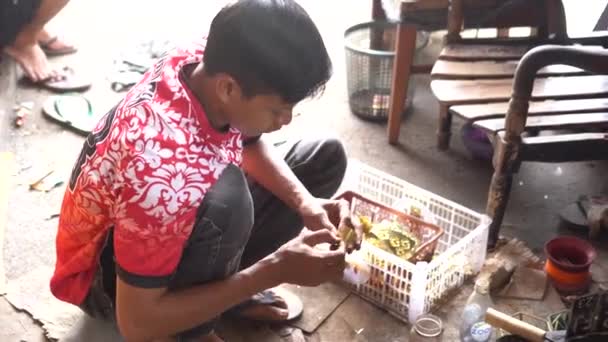 Cianjur Indonesien Februari 2024 Hantverkare Traditionella Muslimska Lyktor Cianjur Kallas — Stockvideo