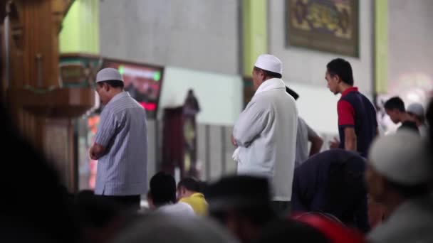 Cianjur Ireland October 2015 Мусульмани Моляться Разом Великій Мечеті — стокове відео