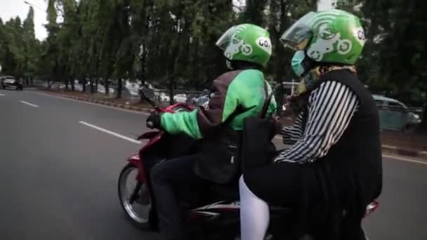 Jakarta Indonesia Październik 2017 Gojek Online Taksówka Motocyklowa Przewozi Pasażerów — Wideo stockowe