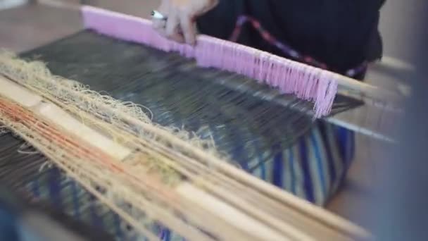 Indonesian Woman Weaving Traditional Lombok Fabric Tenun Weaving Technique Manufacture — Stock Video