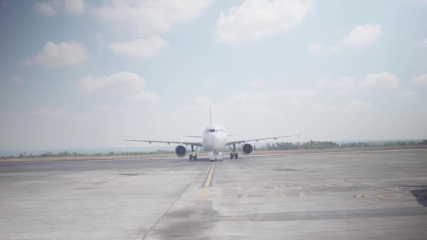 Lombok Indonesia 2019 Letadlo Zaparkované Areálu Letiště — Stock video