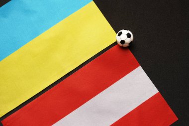 Ukrayna Avusturya 'ya karşı, ulusal bayraklarla futbol maçı