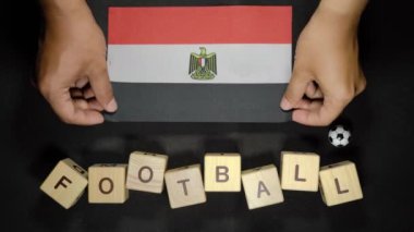 Futbol unvanlı Mısır bayrağı. futbol konsepti