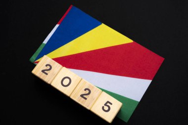 2025, Seyşeller, Seyşeller bayrağı tarih bloğu, kavram, yeni yılda Seyşeller için önemli etkinlikler, seçim, ekonomi, sosyal faaliyetler, merkez bankası, Seyşeller dış politikası