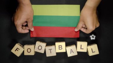 Futbol unvanlı Litvanya bayrağı. futbol konsepti