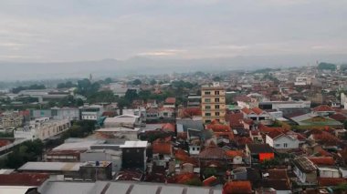 Cianjur 'daki yerleşim alanlarının hava görüntüsü