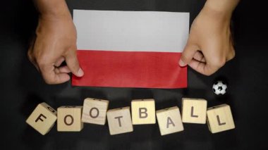 Futbol unvanlı Polonya bayrağı. futbol konsepti